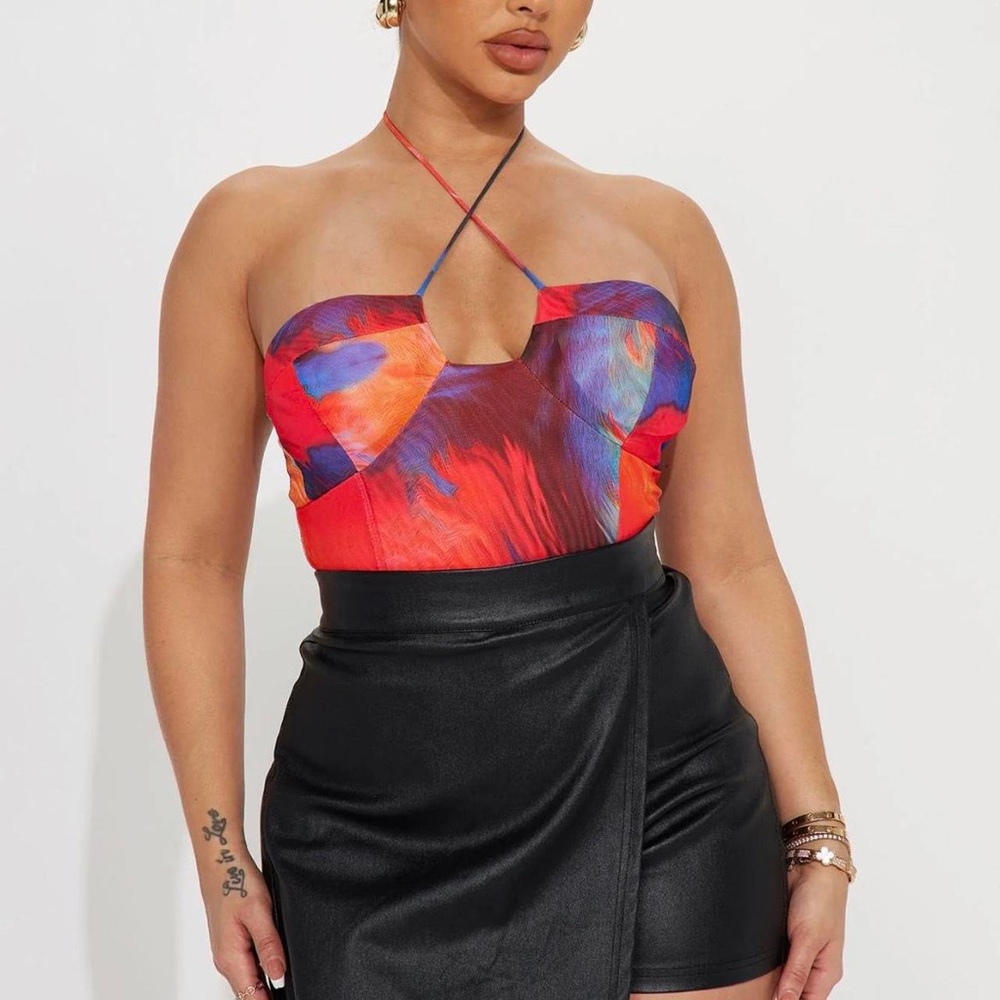 Fashion Nova Halter Bodysuit (XS)